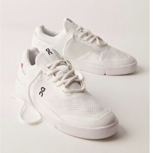 On Cloud On the Roger Spin Sneakers